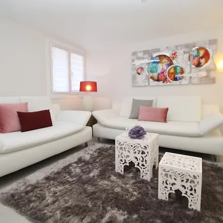 Zuria By Feelfree Apartment